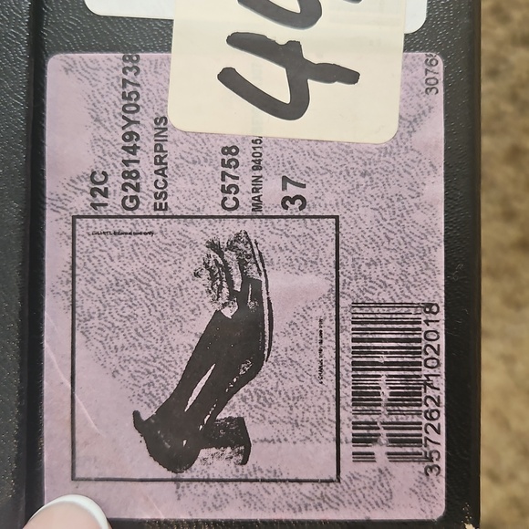 CHANEL Navy and Cream Flats with Floral Accent - Picture 12 of 14